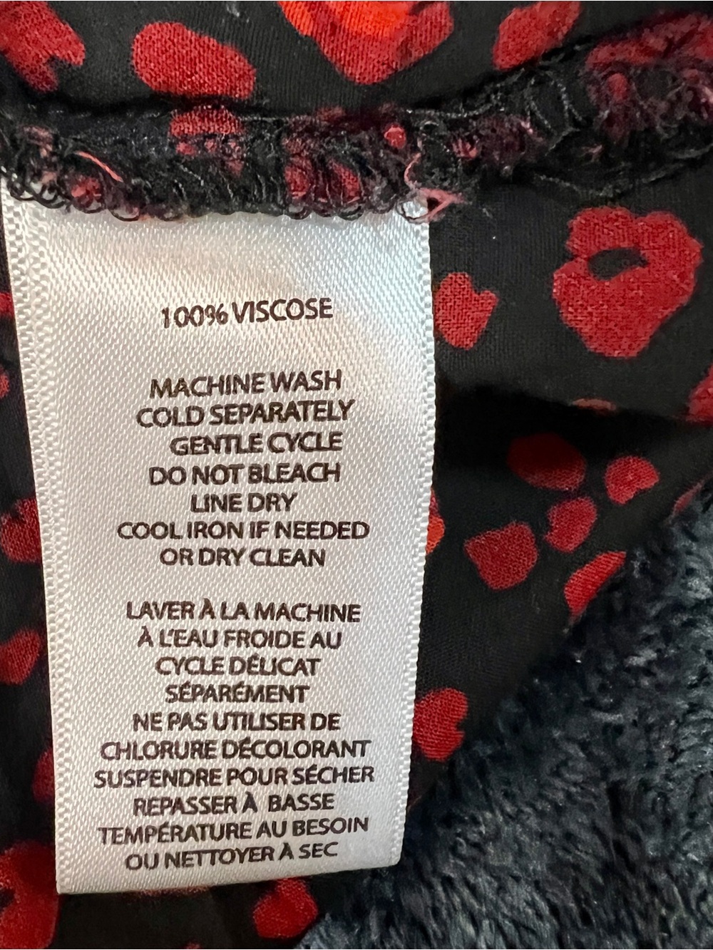 Twelve O Two Wms Red Black Print Smocked
Pleated Balloon Sleeve Peasant Top M - Picture 12 of 13